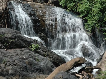 Pha Sua Waterfall and Pang Oung Full-Day Tour from Mae Hong Son