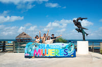 Manatee Encounter en Isla Mujeres 8