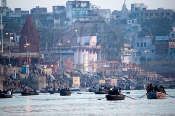 Cultural Tour of Varanasi: Temples and Ganga Aarti Experience