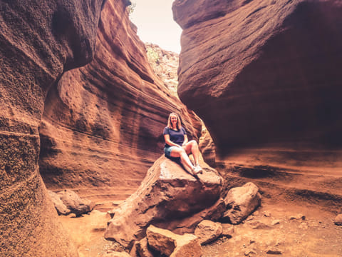 The Red Canyon Tour - Small Group Trip with Tasting