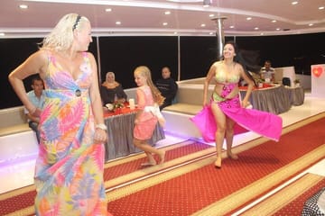 Evening Yacht Dinner & Live Music Cruise in Sharm El Sheikh