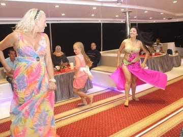 Evening Dinner Cruise with Live Music in Sharm El Sheikh