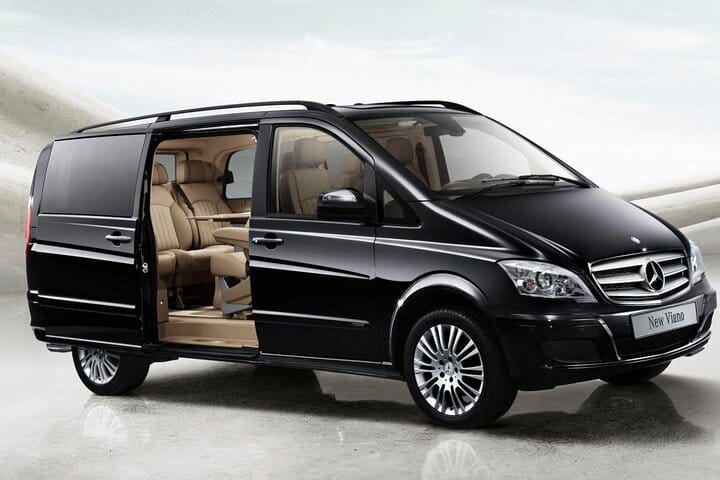 Paris City to CDG (Roissy) Private Airport Transfer  4