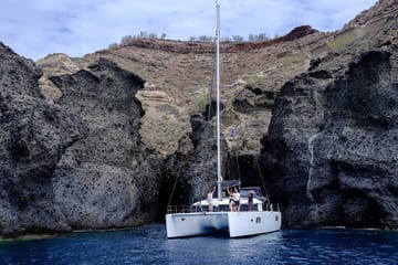 Luxury Sailing Tour from Fira to Thirassia Island