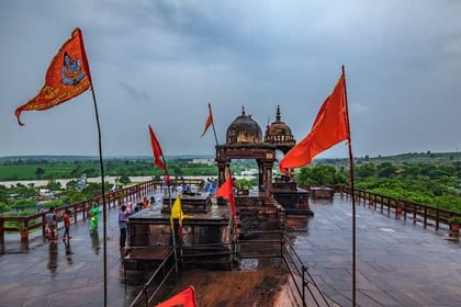 Birds and Heritage: Bhoj Wetland and Bhopal City Tour