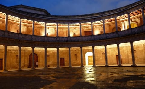 Private Guided Tour of Historic Landmarks in Granada