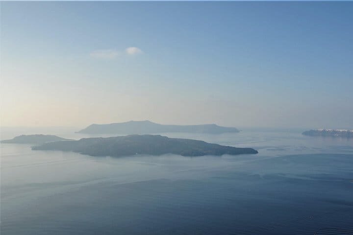 Santorini 5 Hour Private Oia Tour & Lunch/Dinner at a Local Farm