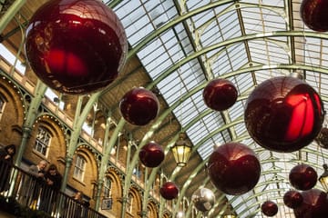 Christmas Lights and Festive Sights Tour in London