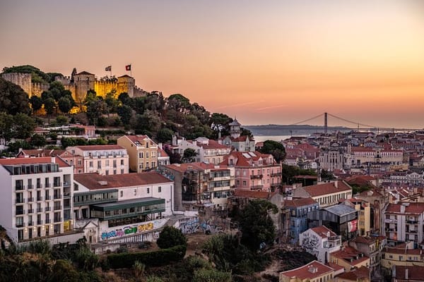 Lisbon Walking Tour with a Photographer - Morning Edition