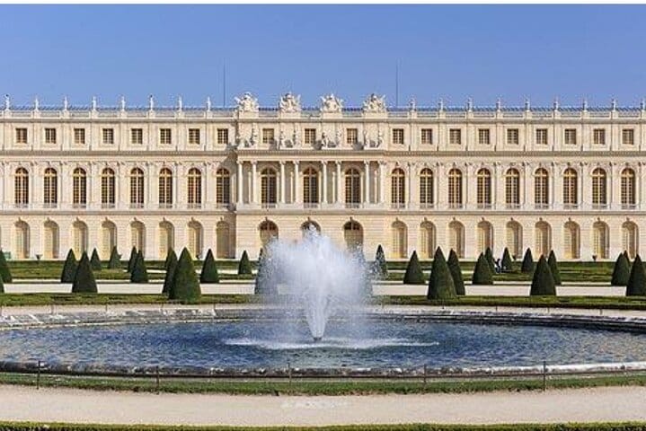 Private Full Day Paris trip including Louvre and Versailles with Pickup 2