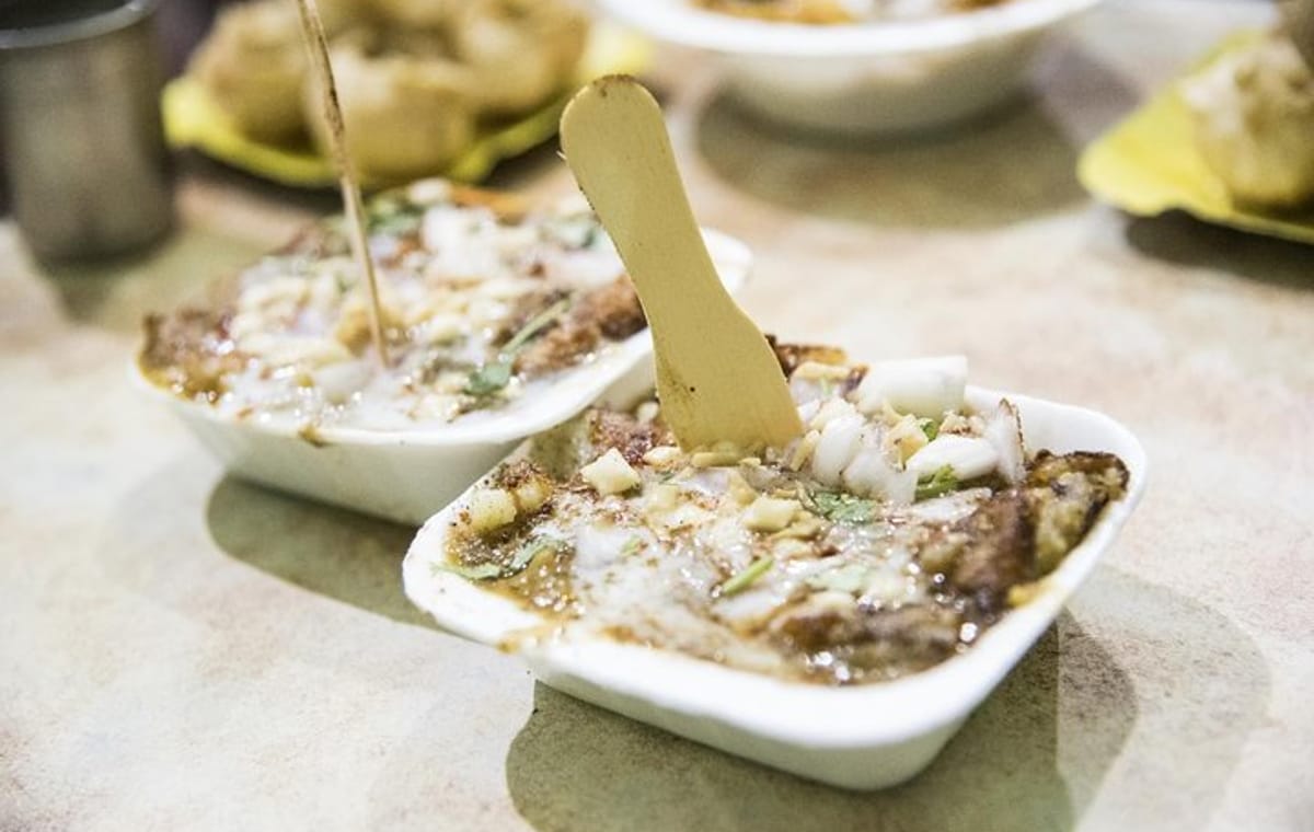 Flavors of Old Delhi: A Guided Food Tour with Meal and Transport