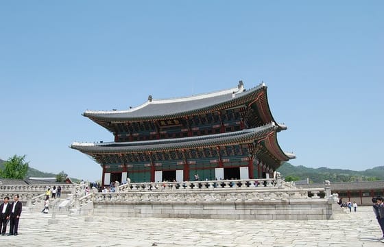 Gyeongbok Palace and Korean Folk Village Tour