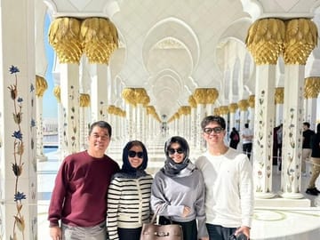 Abu Dhabi Private City Tour Zayed Mosque Corniche Louvre Photo
