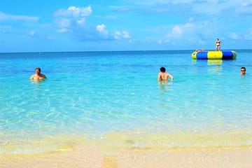 Day Trip to Doctor's Cave Beach and Margaritaville from Lucea