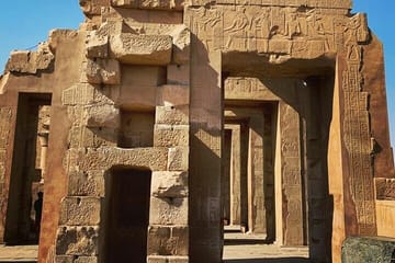 Aswan to Luxor Guided Tour with Kom Ombo Temple Visit