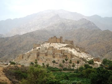 3-Day Tour: Edge of the World, City tour and Red Sand from Riyadh
