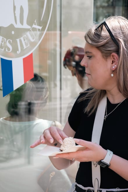 Crepes, Chocolates and Macarons in Montmartre 