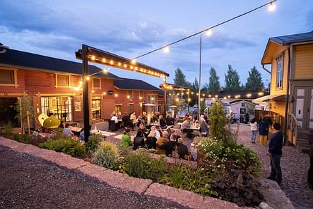 Sonic Poetry Toivolan vanhan pihan soiva tarinakierros Jyväskylässä Jyväskylä