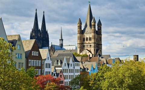 Cologne Heritage Walking Tour of the Cathedral and Historic Sites
