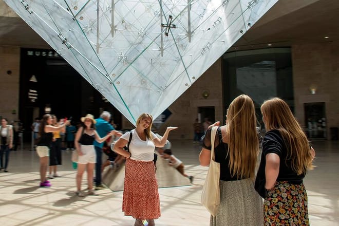 Wheelchair Accessible Private Louvre Tour – Stress-Free & Easy