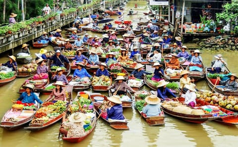 Private Day Tour of Samut Songkhram and Kanchanaburi from Bangkok