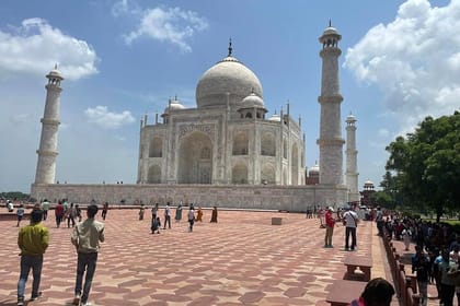 Private Full Day Taj Mahal and Agra Fort Tour from Delhi /NCR