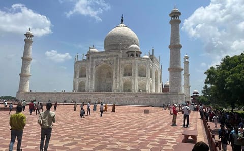 Private Full Day Tour of Taj Mahal and Agra Fort from Delhi