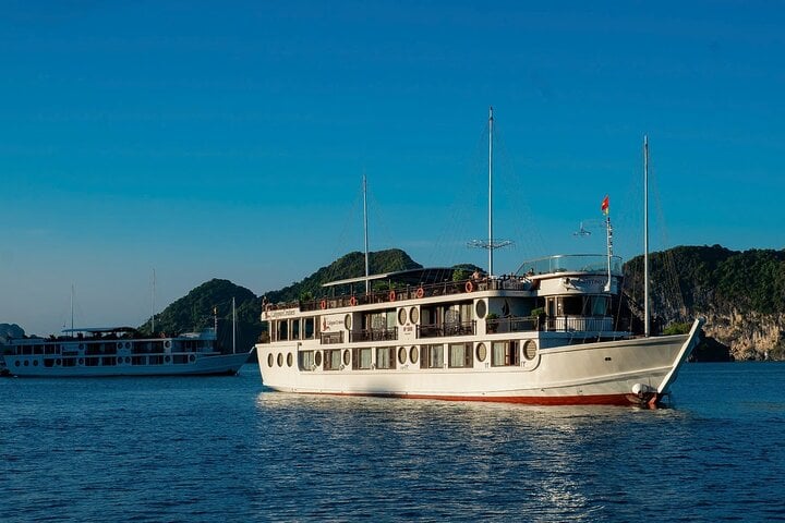 Calypso Cruise Lan Ha Bay &amp; Cat Ba Island from HANOI 2days 1night