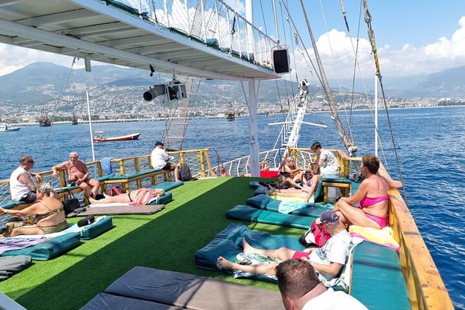 Relax Boat Tour with Lunch and Soft Drinks in Alanya 4