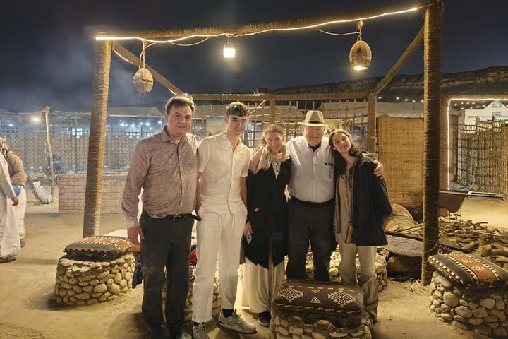 Cairo VIP Night in Giza: Bedouin Dinner, Live Show & Photographer
