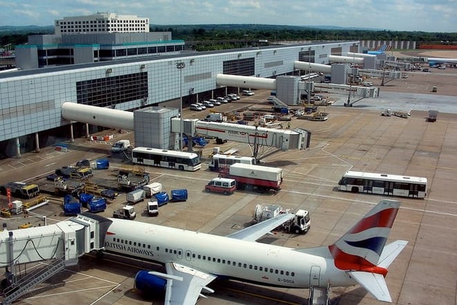 Gatwick Airport Private Transfers to/from London (Postcode N1-NW1-SE1) 10