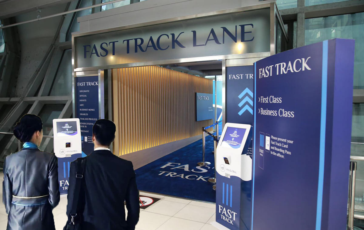 Bangkok Suvarnabhumi Airport: Guided Fast-Track Service