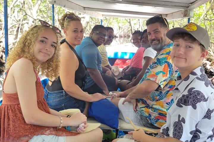 Mangrove Tunnel, E-Bike Adventure, Food Tasting & Beach daypass