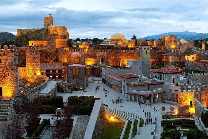 4 Full days in Georgia with private tour, free aiport