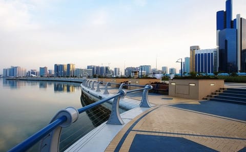 Private Abu Dhabi Tour: Sheikh Zayed Mosque & Qasr Al Watan