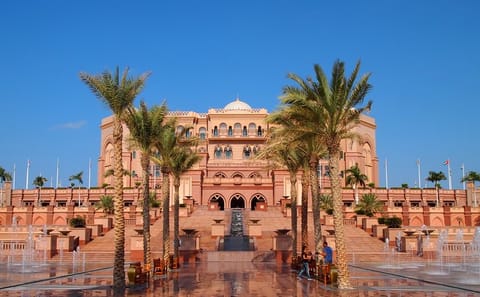 Abu Dhabi City and Louvre Museum Guided Tour