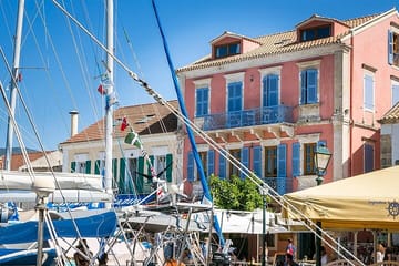 Kefalonia Day Tour: Explore Fiscardo, Assos, and Myrtos Beach