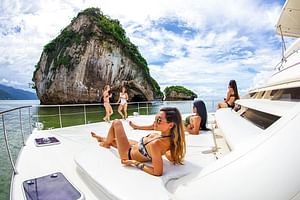 Luxury Yacht & Snorkel Tour