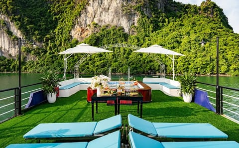 Sonata Halong Bay Luxury Cruise From Hanoi, Daily Operated