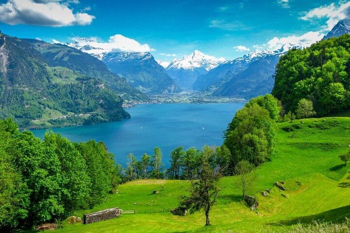 4 Day Trekking Tour Swiss Magic Through the Alps