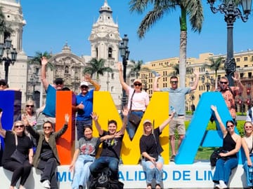 Lima Colonial and Modern Circuit Bus Tour in Lima, Peru