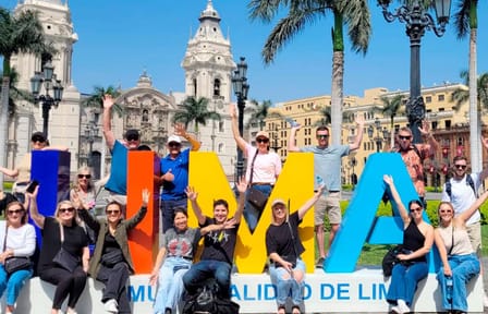 Lima Colonial and Modern Circuit Bus Tour in Lima, Peru