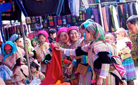 Sapa and Bac Ha Market 2-Day Tour from Hanoi