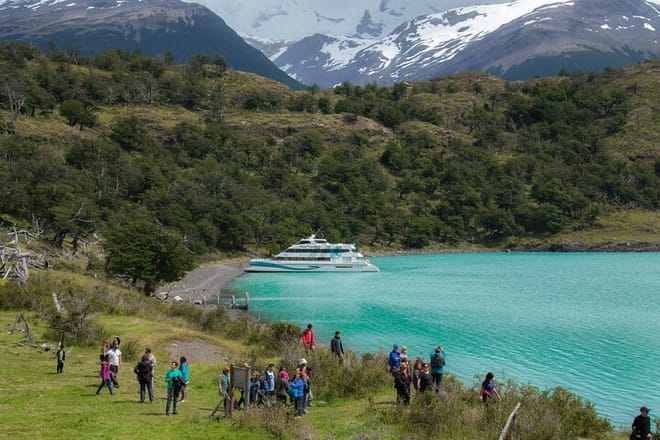Unique Gourmet Experience - Perito Moreno Glacier Boat Ride photo 3