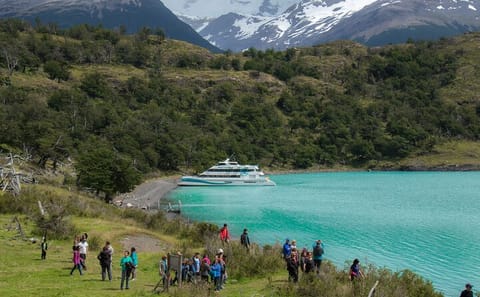 Gourmet Boat Tour of Perito Moreno Glacier in El Calafate
