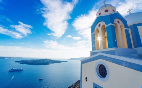 8-Day Cultural and Scenic Tour of Athens, Delphi, Meteora, and Santorini