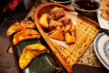 Nanjing Local Food Tasting Tour with Tea and Desserts