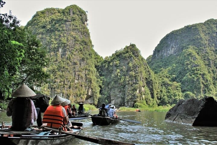 1 Day Ninh Binh Guided Tour from Hanoi by Limousine (Group of 9)