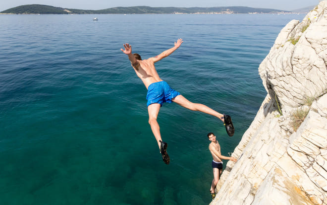 Deep Water Soloing and Cliff Jumping Adventure Split photo 2