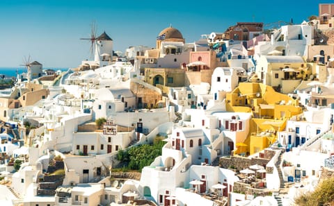 Private Sightseeing Tour of Oia and Akrotiri in Santorini